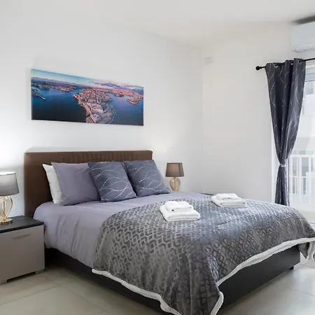 Modern & Spacious 2br With Country Views - Close To Xemxija Bay Appartement