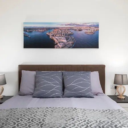 Modern & Spacious 2br With Country Views - Close To Xemxija Bay *