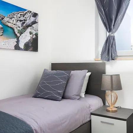 Modern & Spacious 2br With Country Views - Close To Xemxija Bay דירה