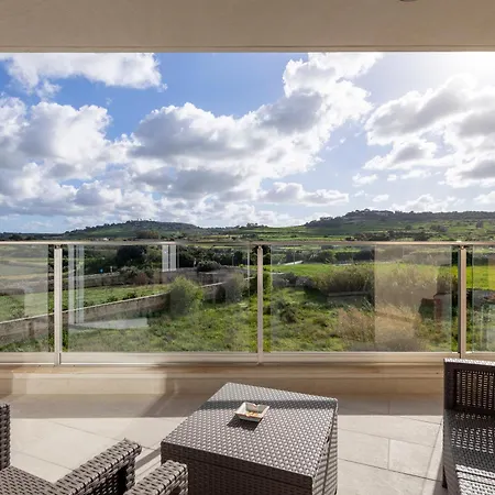 Modern & Spacious 2br With Country Views - Close To Xemxija Bay Apartmán